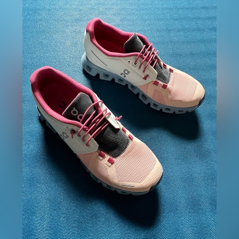 Women’s On Cloud 5 Sneakers Ice/Prairie Size 7 - Picture 2 of 8